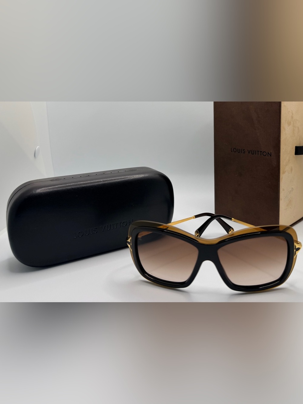 Louis Vuitton Brown & Gold Sunglasses. Authentic. Great shape, no flaws. - Picture 2 of 5